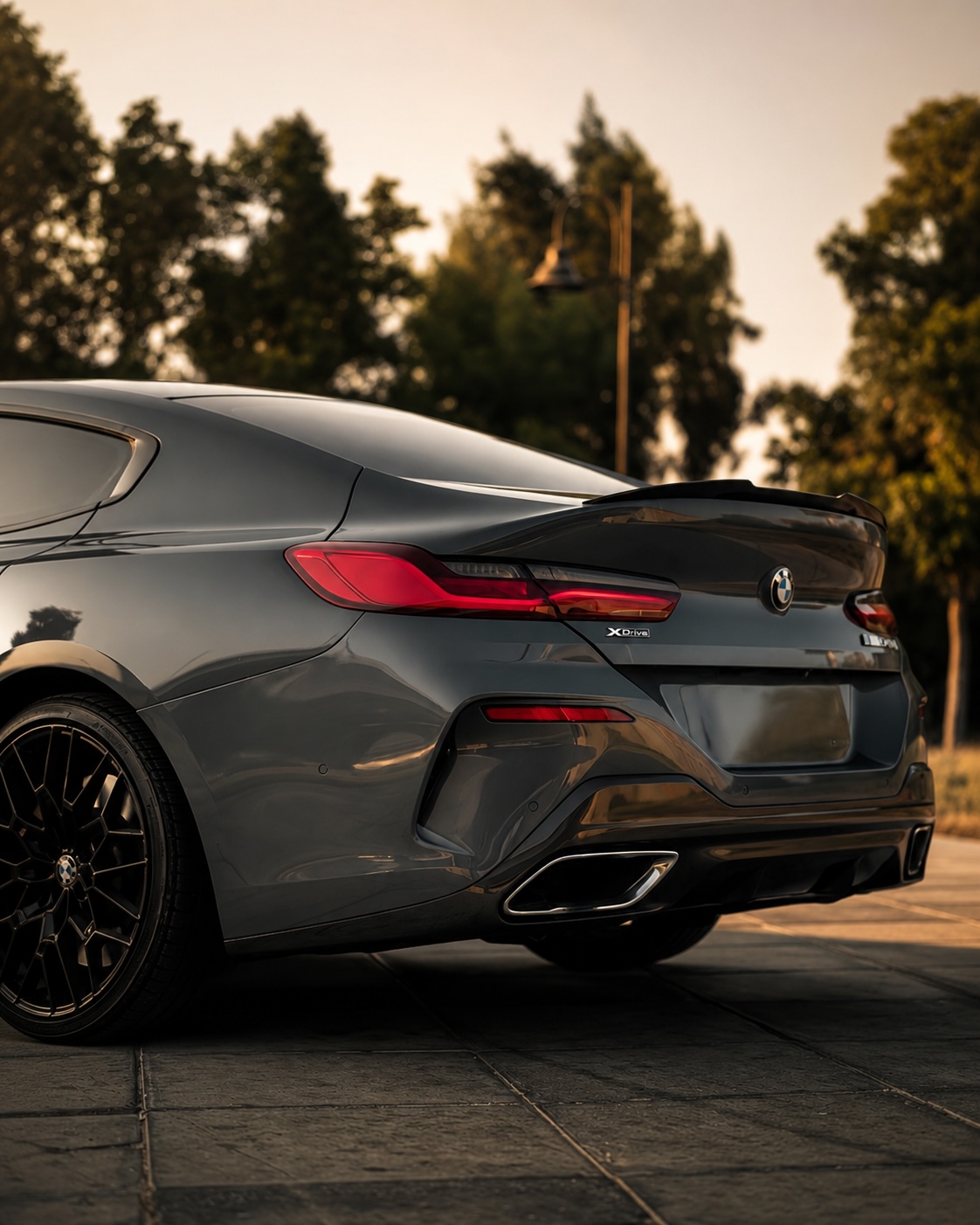 BMW — קופה ספורטיבית להשכרה בדובאי עם MAXLUX DUBAI